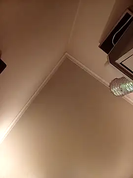 lilivalkova online show from April 4, 2026, 4:52 am