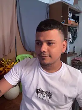 Hizli   online show from December 4, 2025, 9:36 pm