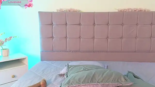 GabbieHill online show from December 13, 2025, 9:10 pm