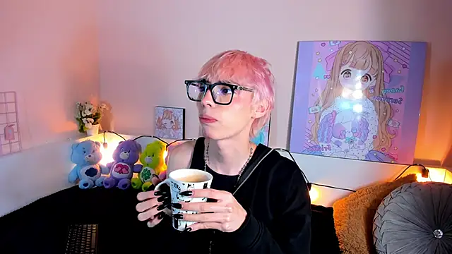 Strawberry Kitty  online show from October 24, 2025, 3:27 am