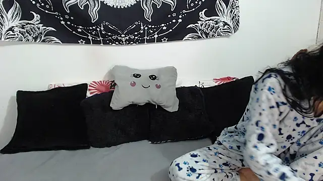 Snapshot of emily_n_abby chatting on March 2, 2026, 2:13 pm emily n abby online show from March 2, 2026, 2:13 pm