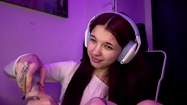 HanaMantanaDell online show from April 18, 2026, 7:07 pm