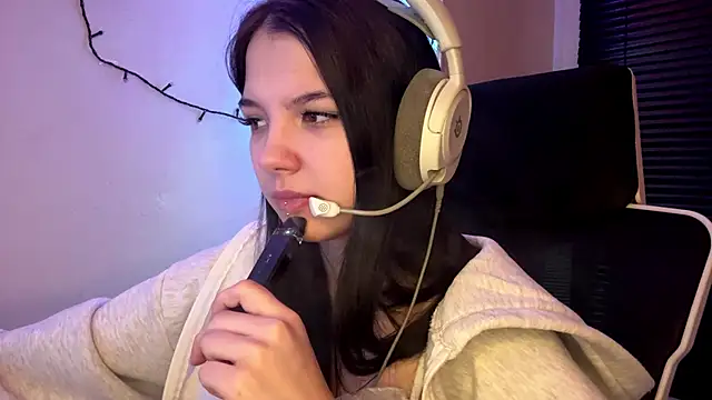 HanaMantanaDell online show from February 12, 2026, 3:12 pm