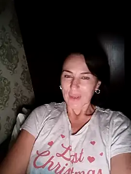 Luna 7777 online show from November 11, 2025, 9:42 pm