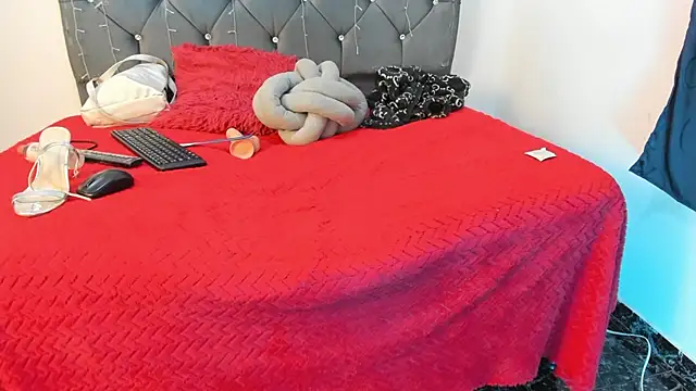 Candy Soud19 online show from November 28, 2025, 12:49 pm