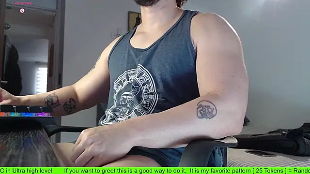 Snapshot of SugaredDigit chatting on October 3, 2025, 12:50 pm SugaredDigit online show from October 3, 2025, 12:50 pm