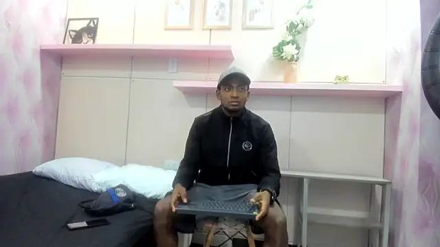 Snapshot of Stevenbrand chatting on November 21, 2025, 10:58 am Stevenbrand online show from November 21, 2025, 10:58 am