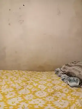 Roronae online show from October 25, 2025, 9:37 pm