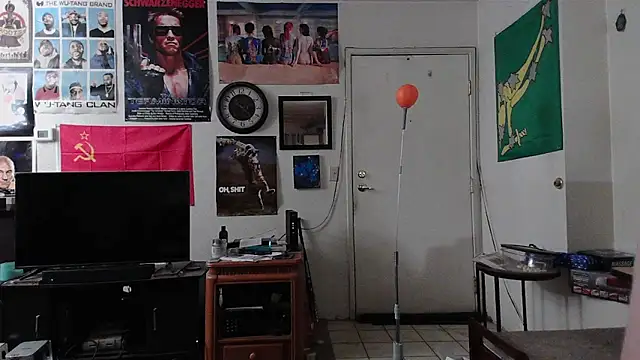 biggerisbetter12 online show from March 27, 2026, 8:26 am