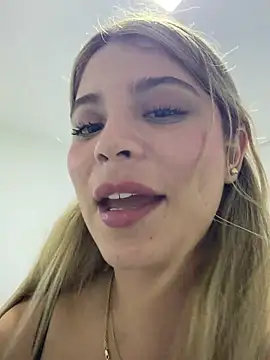 Snapshot of _Alicee_1 chatting on November 21, 2025, 1:37 am Alicee 1 online show from November 21, 2025, 1:37 am