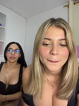 Snapshot of _Alicee_1 chatting on November 8, 2025, 4:05 am Alicee 1 online show from November 8, 2025, 4:05 am