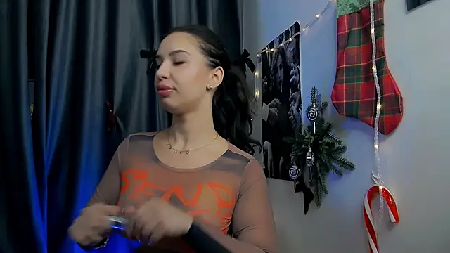 BiancaAva online show from December 15, 2025, 6:08 am