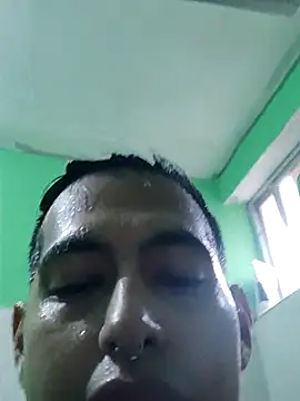Snapshot of Dante2025xxx chatting on October 24, 2025, 9:25 pm Dante2025xxx online show from October 24, 2025, 9:25 pm