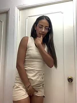 Snapshot of elegant__rouse chatting on June 11, 2026, 3:03 am elegant rouse online show from June 11, 2026, 3:03 am