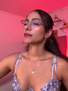 Snapshot of elegant__rouse chatting on June 2, 2026, 11:16 pm elegant rouse online show from June 2, 2026, 11:16 pm