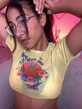 Snapshot of elegant__rouse chatting on June 1, 2026, 11:15 pm elegant rouse online show from June 1, 2026, 11:15 pm