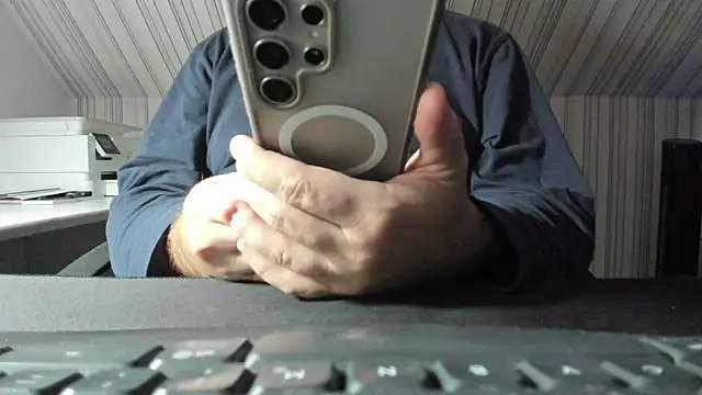 Snapshot of GermanMadMatt chatting on October 20, 2025, 5:31 am GermanMadMatt online show from October 20, 2025, 5:31 am