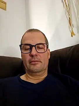 Snapshot of GermanMadMatt chatting on October 17, 2025, 5:44 am GermanMadMatt online show from October 17, 2025, 5:44 am