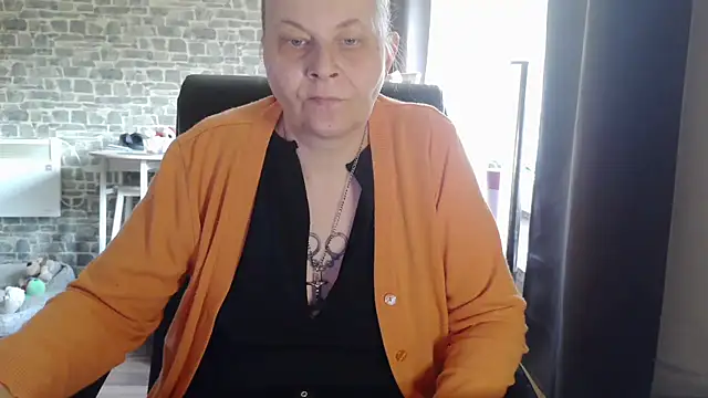 Diamond Bite online show from October 22, 2025, 8:25 am