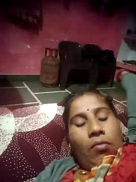 OliveGreen22 online show from November 9, 2025, 4:00 pm