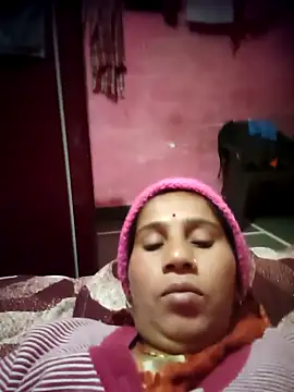 OliveGreen22 online show from December 1, 2025, 1:17 am