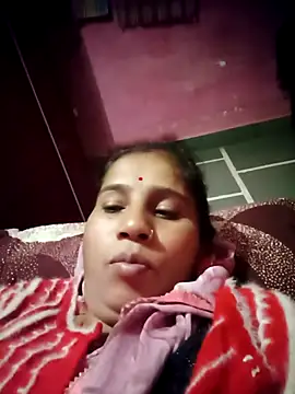 OliveGreen22 online show from November 30, 2025, 1:39 am