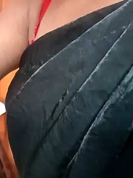 Snapshot of Sravya__ chatting on October 17, 2025, 9:23 am Sravya online show from October 17, 2025, 9:23 am