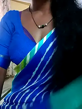 Snapshot of Sravya__ chatting on October 27, 2025, 8:04 am Sravya online show from October 27, 2025, 8:04 am