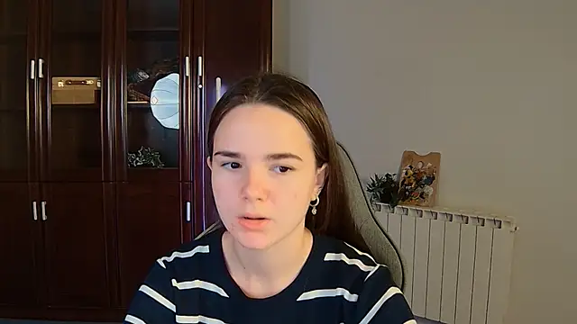 May Bloom online show from October 22, 2025, 5:29 am