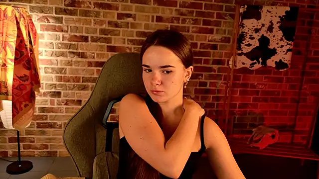 May Bloom online show from October 24, 2025, 5:17 am