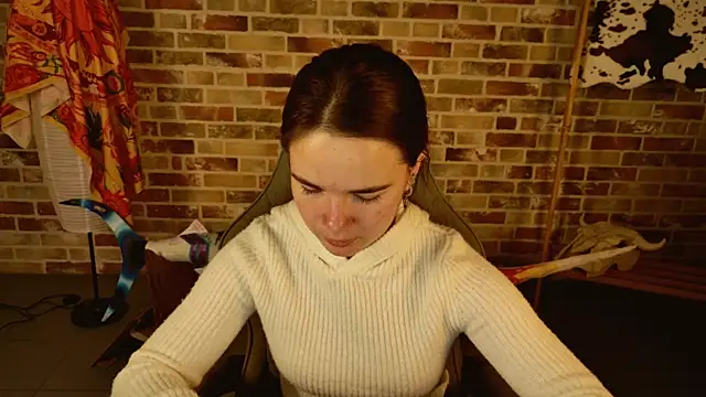 May Bloom online show from November 12, 2025, 5:22 am