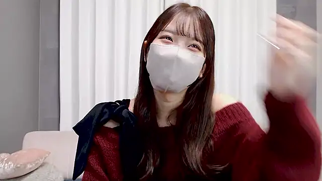 LOVE MIREI LOVE online show from November 20, 2025, 11:33 am