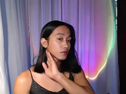 taylaxuxu online show from April 9, 2026, 8:37 pm