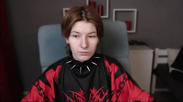 guitarandangell online show from December 15, 2025, 12:22 pm