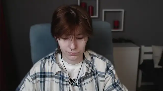 guitarandangell online show from December 4, 2025, 8:13 am