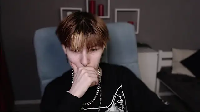 guitarandangell online show from March 4, 2026, 1:52 pm