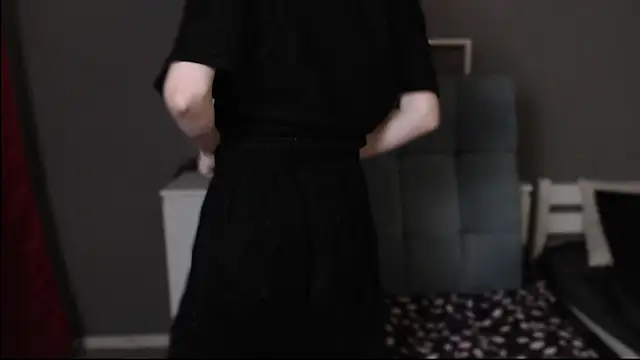 guitarandangell online show from November 16, 2025, 5:01 am