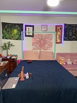 DaisyMynx online show from December 18, 2025, 3:55 am