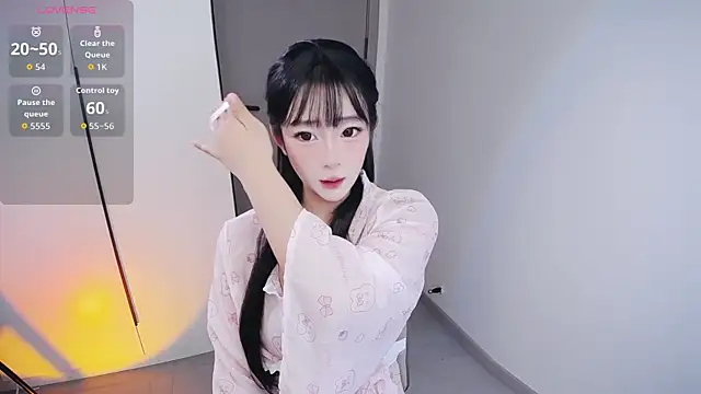 Kinadolly online show from November 2, 2025, 9:47 am