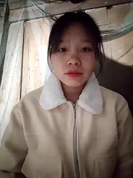 Snapshot of linh-miu99 chatting on February 5, 2026, 6:15 pm linh-miu99 online show from February 5, 2026, 6:15 pm