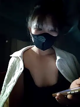 Snapshot of linh-miu99 chatting on November 15, 2025, 1:37 pm linh-miu99 online show from November 15, 2025, 1:37 pm