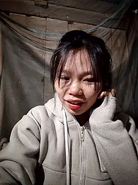 Snapshot of linh-miu99 chatting on February 3, 2026, 3:04 am linh-miu99 online show from February 3, 2026, 3:04 am