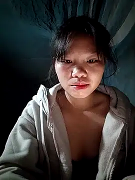 Snapshot of linh-miu99 chatting on December 14, 2025, 5:51 pm linh-miu99 online show from December 14, 2025, 5:51 pm