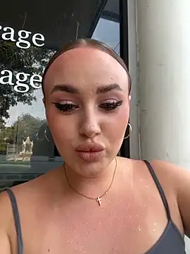 KiraSunshine online show from February 13, 2026, 6:02 am