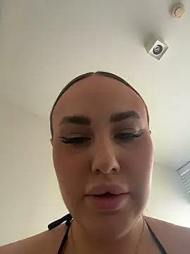 KiraSunshine online show from February 3, 2026, 1:38 am