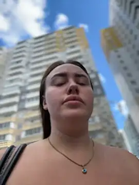 Snapshot of KiraSunshine chatting on July 12, 2026, 4:02 am KiraSunshine online show from July 12, 2026, 4:02 am
