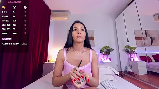 Snapshot of nadeen_na chatting on February 13, 2026, 3:01 pm nadeen na online show from February 13, 2026, 3:01 pm