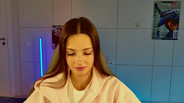 Snapshot of KiraVair chatting on November 10, 2025, 1:27 pm KiraVair online show from November 10, 2025, 1:27 pm