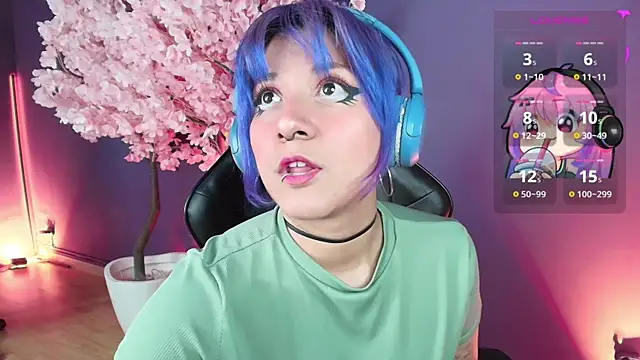 Snapshot of LuanEter chatting on December 22, 2025, 1:00 pm LuanEter online show from December 22, 2025, 1:00 pm