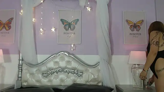 Snapshot of MiaCassel chatting on October 23, 2025, 12:15 pm MiaCassel online show from October 23, 2025, 12:15 pm